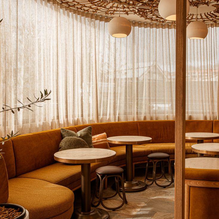 Woolly Bay Hotel | Arturo's Lounge